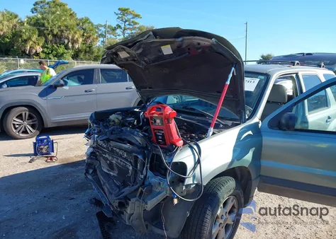 2007 Ford Escape Xlt из США, поврежденный, VIN 1FMYU03Z67KA24220